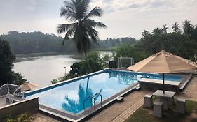 Lotus Holiday Resort 2*